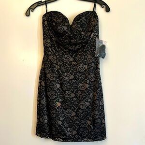 Strapless nude/black dress